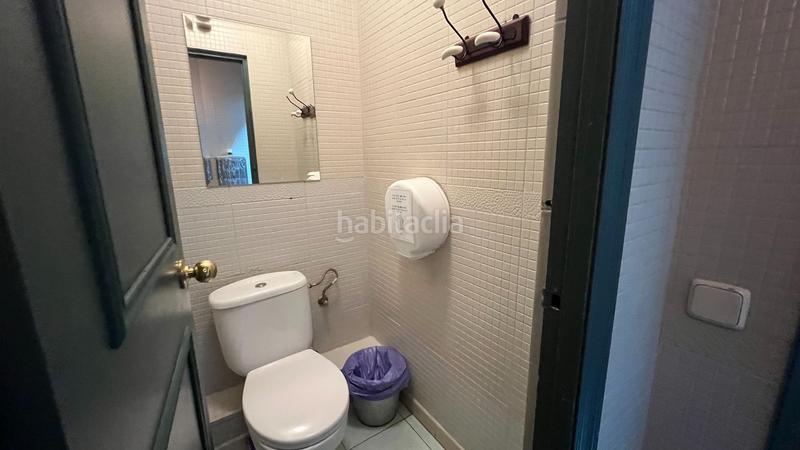 Foto c5b28fb6-61dd-427d-a259-2fdb977e61d2. Pas-de-porte local commercial dans Raval Barcelona