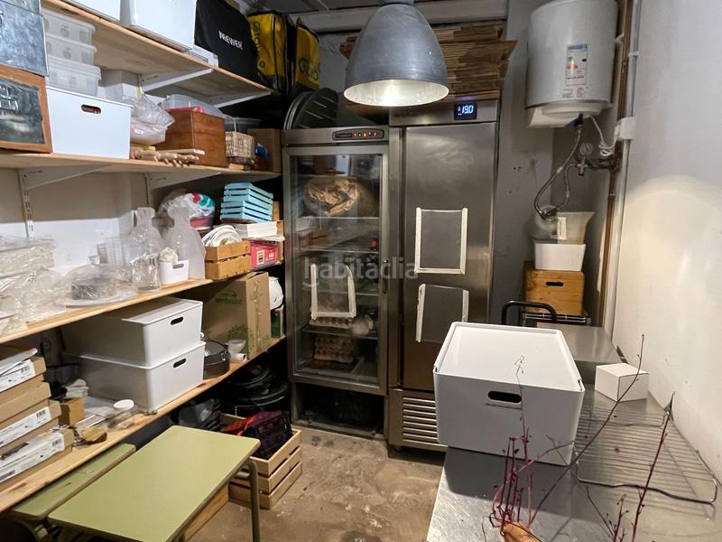 Foto aa3f21b8-341b-4680-8d49-a972d2b213ed. Traspaso local comercial pastelería con obrador vista en Poblenou en Barcelona