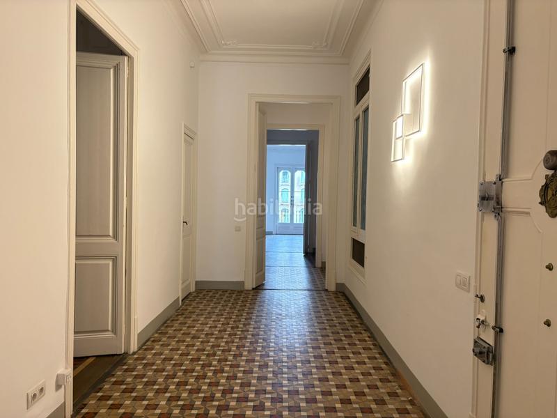 Foto 17179352-30b3-4b39-8d3c-6eb014c9f06f. Rent office space with heating in Dreta de l´Eixample Barcelona