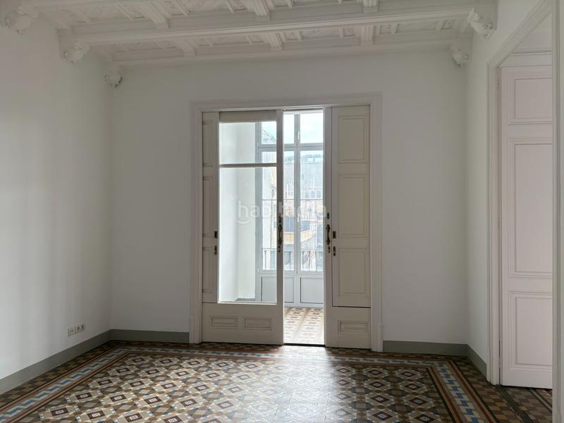 Foto 3419cbae-688f-430b-9833-cd061c8115d8. Rent office space with heating in Dreta de l´Eixample Barcelona