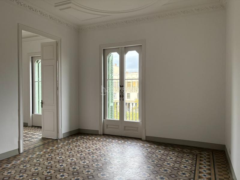 Foto 5312427b-342d-4272-a2c8-0dd9856f3b4f. Rent office space with heating in Dreta de l´Eixample Barcelona