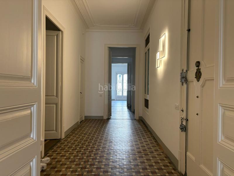 Foto b9cf0eb5-e7b2-4529-9ec2-76b1d3baced1. Rent office space with heating in Dreta de l´Eixample Barcelona