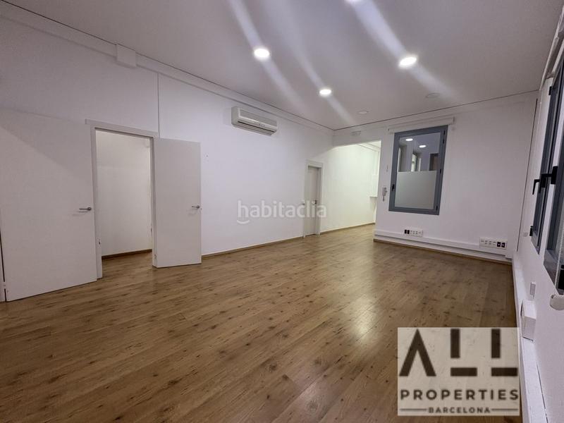 Foto 8ed2b7cf-4c46-48fe-9d11-427d39e037ea. Location bureau avec chauffage dans Dreta de l´Eixample Barcelona