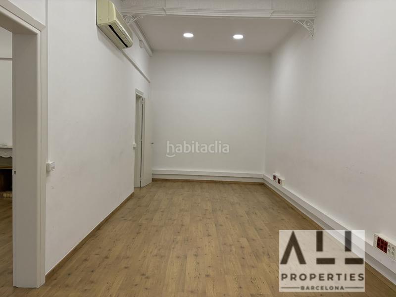 Foto bb426b0c-3a01-4b1e-ac40-373d63b39c65. Location bureau avec chauffage dans Dreta de l´Eixample Barcelona