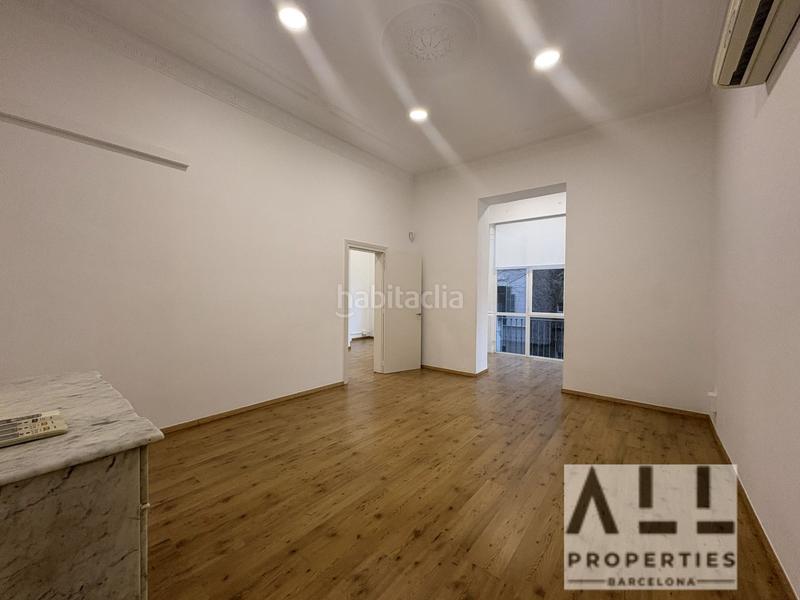 Foto 3279f330-0de9-4ea2-b402-5df35e96fe33. Rent office space with heating in Dreta de l´Eixample Barcelona