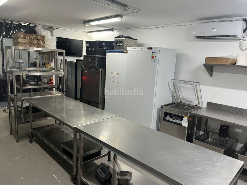 Foto fa7f5b47-1960-47e3-847b-be2e825b0670. Traspaso local comercial obrador cocina industrial en eixample dreta en Barcelona