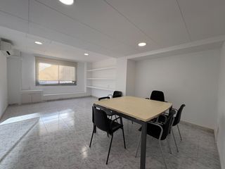 Rent Office space  Paris