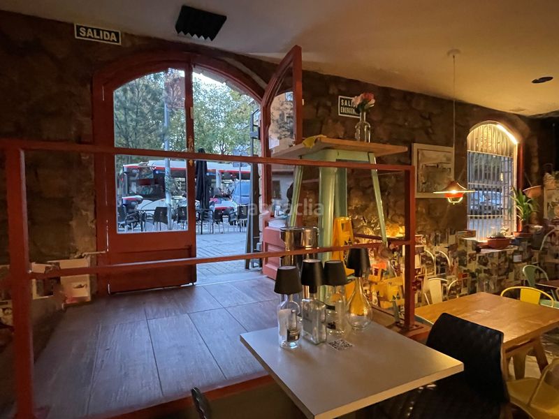 Foto 45e59f81-4cbd-4c18-b267-413c1e4f7ec9. Traspaso local comercial restaurante esquinero en El Clot en Barcelona