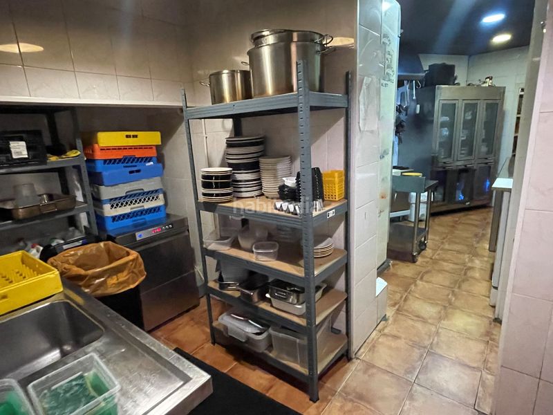 Foto a531d9ba-8901-41d4-a467-9b89223bd830. Traspaso local comercial restaurante esquinero en El Clot en Barcelona