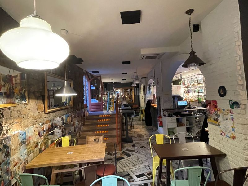 Foto fbf80216-40ef-42c2-bf75-58e671769ecb. Traspaso local comercial restaurante esquinero en El Clot en Barcelona