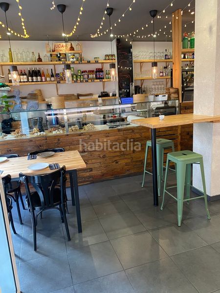 Foto 138fe334-2397-4848-a252-fe3778e823c3. Traspaso local comercial bar con restauración menor y terraza en les corts en Barcelona