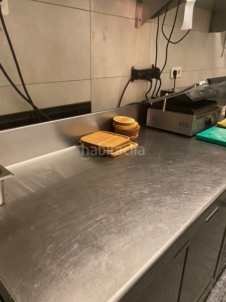 Foto 1b049fe3-6522-476e-b676-ba48290069d4. Traspaso local comercial bar con restauración menor y terraza en les corts en Barcelona