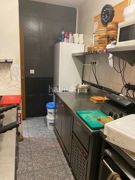 Foto d46089f6-9481-4cbb-babc-0087bac37502. Traspaso local comercial bar con restauración menor y terraza en les corts en Barcelona