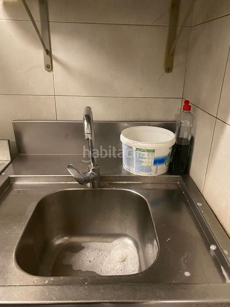 Foto d99be72a-380a-4ea8-8e0d-042e7723b1fc. Traspaso local comercial bar con restauración menor y terraza en les corts en Barcelona