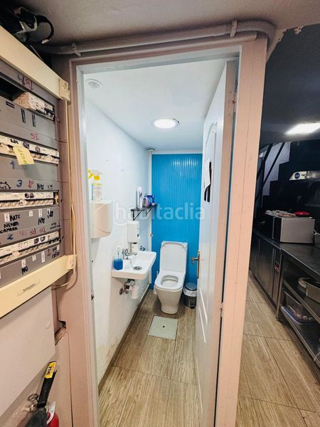 Foto fc93e667-8ac4-4df4-b3e5-aae899539aac. Traspaso local comercial panadería esquina eixample dreta en Barcelona