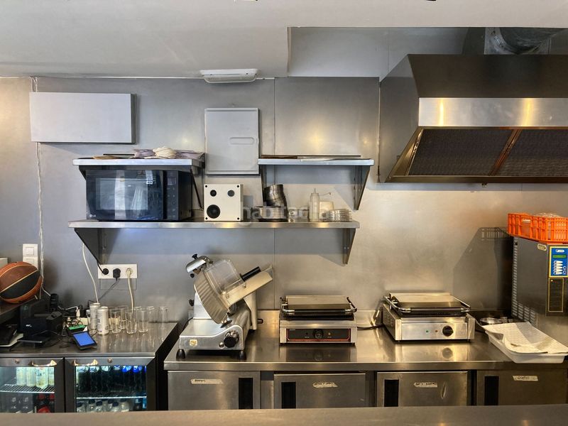 Foto b964903f-349c-4c59-a4af-a1144d8f8cf7. Traspaso local comercial bar de 26m2 con cocina vista en sant gervasi putxet en Barcelona