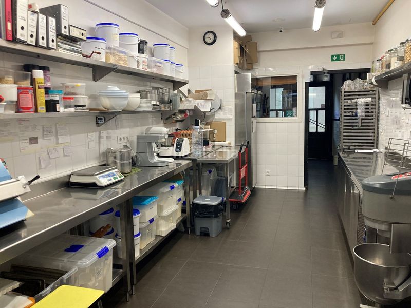 Foto aadefc4b-4778-4da9-875f-e4224020bd17. Traspaso local comercial obrador con punto de venta en gracia en Barcelona