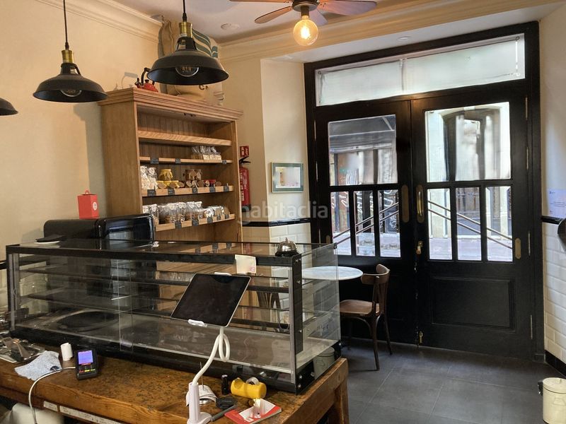 Foto b666c538-2134-43c8-9dc8-cd659ce64ecf. Traspaso local comercial obrador con punto de venta en gracia en Barcelona