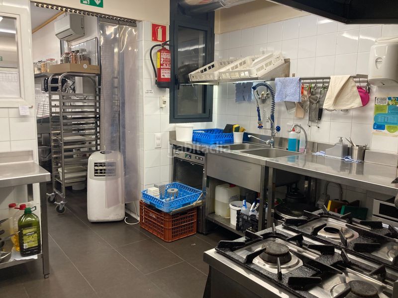 Foto e699c43f-1e03-4eb0-8a78-4cdc4a584e29. Traspaso local comercial obrador con punto de venta en gracia en Barcelona