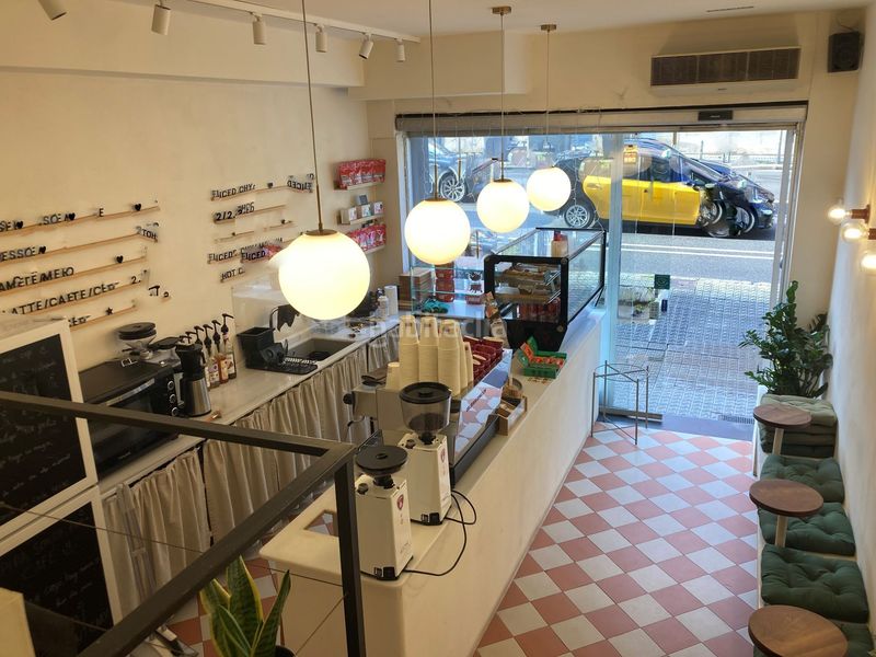 Foto 304b5795-9c06-4df8-af51-d943cbce48aa. Traspaso local comercial cafeteria en sant gervasi en Barcelona