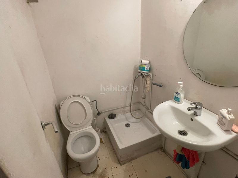 Foto 64bd22ea-ba99-4718-9f93-ec91239f3ab4. Traspaso local comercial take away en el Raval en Barcelona