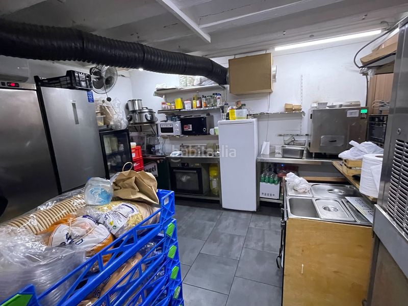 Foto 6b80dbda-44ca-4cc6-93fc-84be91b7d000. Traspaso local comercial take away en el Raval en Barcelona