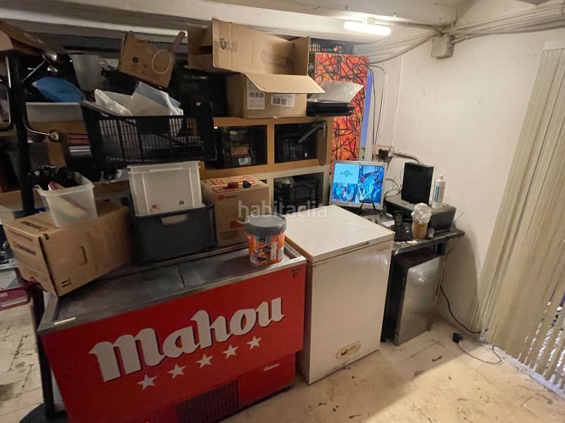 Foto 778a70b1-49f2-408a-b709-d5cbca0e1bb0. Traspaso local comercial take away en el Raval en Barcelona