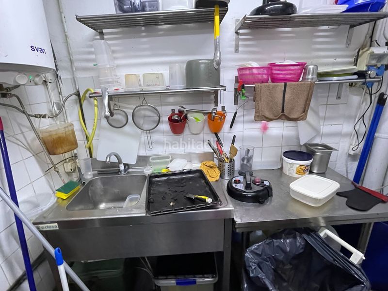 Foto bfe73b83-56d2-45fc-9dbb-167ec9b9346e. Traspaso local comercial take away en el Raval en Barcelona