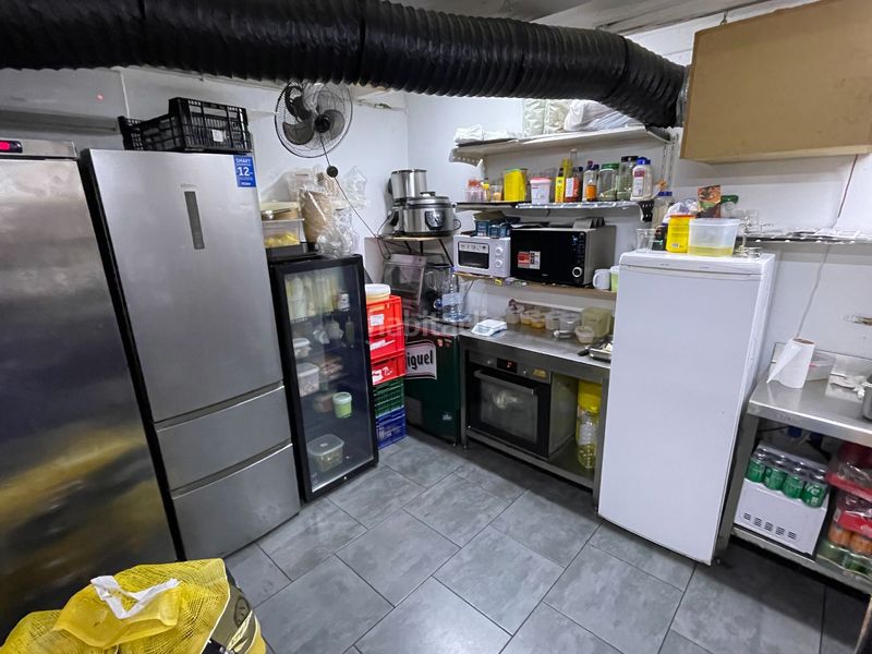 Foto cb99eb29-765a-4057-8580-5b8f5aa5ed62. Traspaso local comercial take away en el Raval en Barcelona