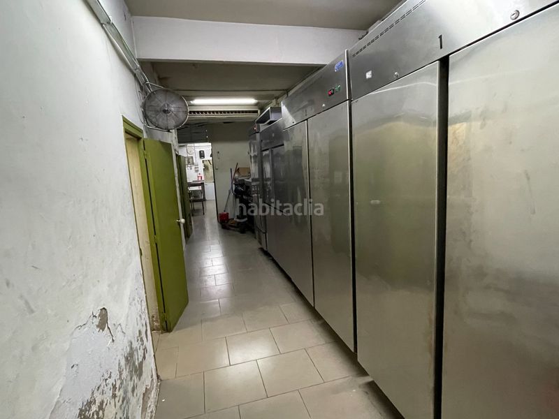 Foto cc36d515-12bb-426c-bbac-955cf60e93ce. Traspaso local comercial obrador de pasteleria con punto de venta en el borne en Barcelona
