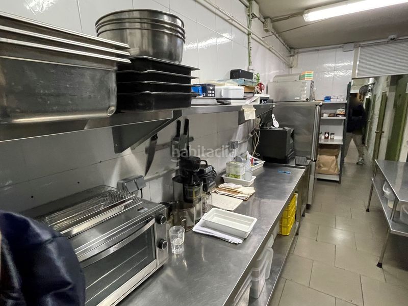 Foto dbf8a797-d24d-405f-b2f3-1b27e1b2a836. Traspaso local comercial obrador de pasteleria con punto de venta en el borne en Barcelona