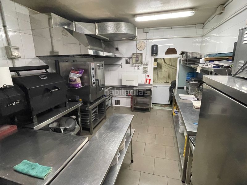 Foto e5056ac1-8142-4b1f-a035-d498a25f779d. Traspaso local comercial obrador de pasteleria con punto de venta en el borne en Barcelona