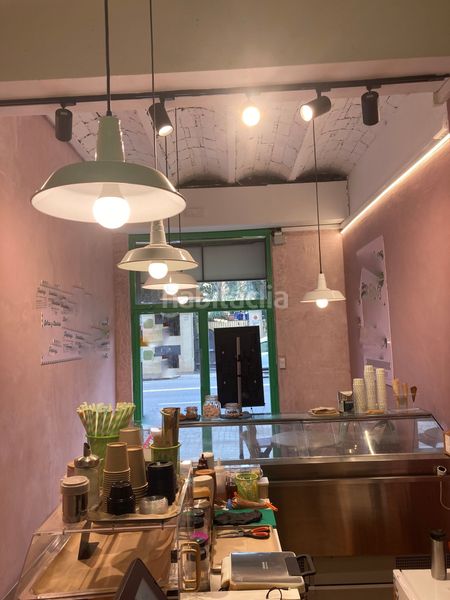 Foto 1081de36-95b3-436b-a61f-d5351d3427ee. Traspaso local comercial traspaso heladería en sant gervasi en Barcelona