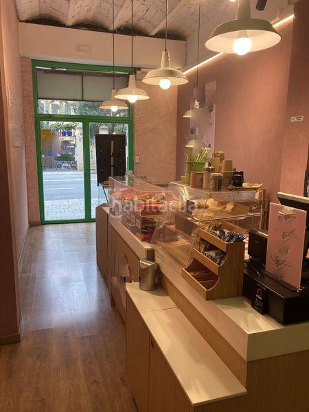 Foto 42f63e8d-6da1-41ff-bfe3-b1f67a234645. Traspaso local comercial traspaso heladería en sant gervasi en Barcelona