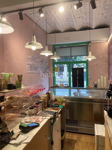 Foto 5fda94cb-95d1-460e-a898-467d82c32b67. Traspaso local comercial traspaso heladería en sant gervasi en Barcelona