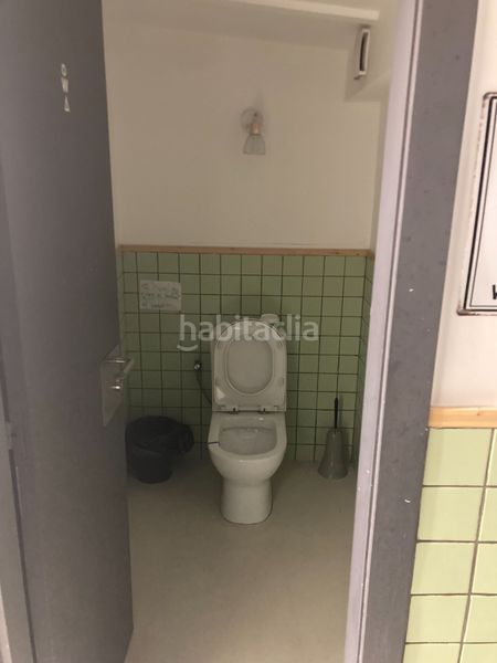 Foto 2cb4b7ea-7164-4737-aae3-b460a329122f. Traspaso local comercial bar cafetería en calle principal peatonal Raval alto en Barcelona