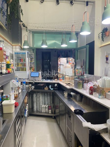 Foto 95328709-88cc-472e-a828-9aec50c35535. Traspaso local comercial bar cafetería en calle principal peatonal Raval alto en Barcelona