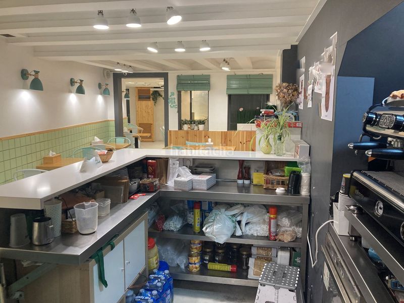 Foto df1accb6-02a0-4dda-86fa-05be39e9ee4a. Traspaso local comercial bar cafetería en calle principal peatonal Raval alto en Barcelona