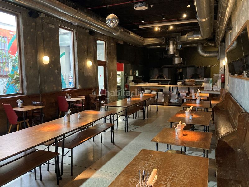 Foto 8021ca85-b111-4450-a664-197dd6e7fc99. Traspaso local comercial restaurante bar 327m2 entre las ramblas y rambla del Raval en Barcelona