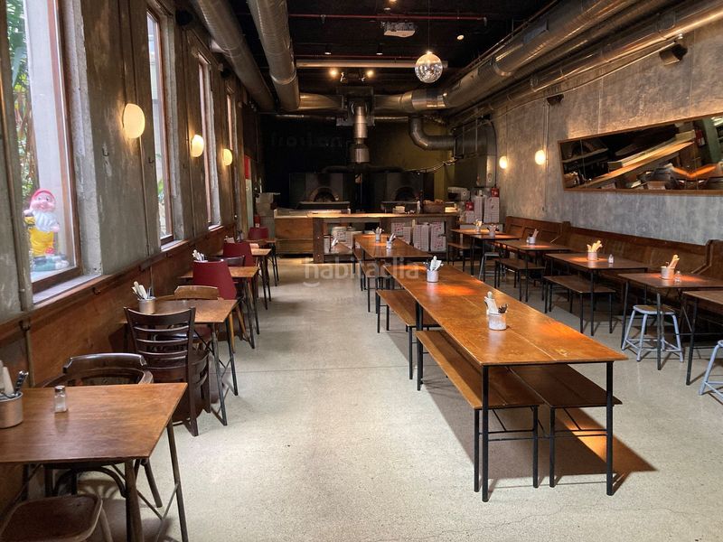 Foto d1f8c977-5b07-458a-b71b-4fabda42de56. Traspaso local comercial restaurante bar 327m2 entre las ramblas y rambla del Raval en Barcelona