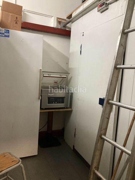Foto de49bf8c-d3a3-43a8-ba64-eef8ed274748. Traspaso local comercial restaurante bar 327m2 entre las ramblas y rambla del Raval en Barcelona