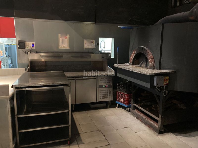 Foto ed7ab646-c8e3-4e86-8fb7-fbe4eb2d0673. Traspaso local comercial restaurante bar 327m2 entre las ramblas y rambla del Raval en Barcelona