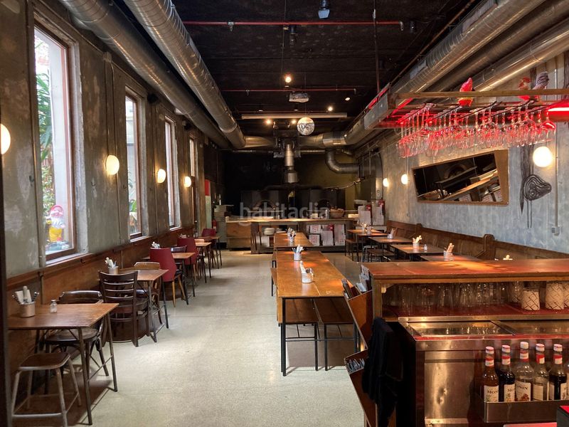 Foto f5791244-8ebb-4f7f-a70d-fd3b150de70d. Traspaso local comercial restaurante bar 327m2 entre las ramblas y rambla del Raval en Barcelona