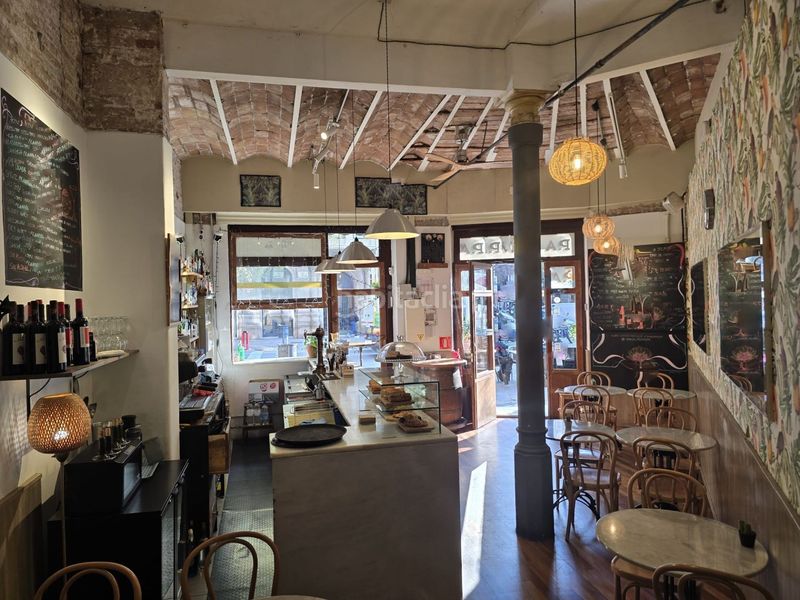 Foto 36a4d95a-b2f1-4420-b085-a89e5e251f34. Traspaso local comercial bar cafetería emblemática en esquina chaflán de eixample dreta en Barcelona