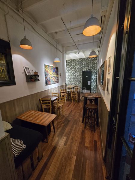 Foto e63c8e7e-acd4-4697-a633-3b6d93ec28cf. Traspaso local comercial bar cafetería emblemática en esquina chaflán de eixample dreta en Barcelona