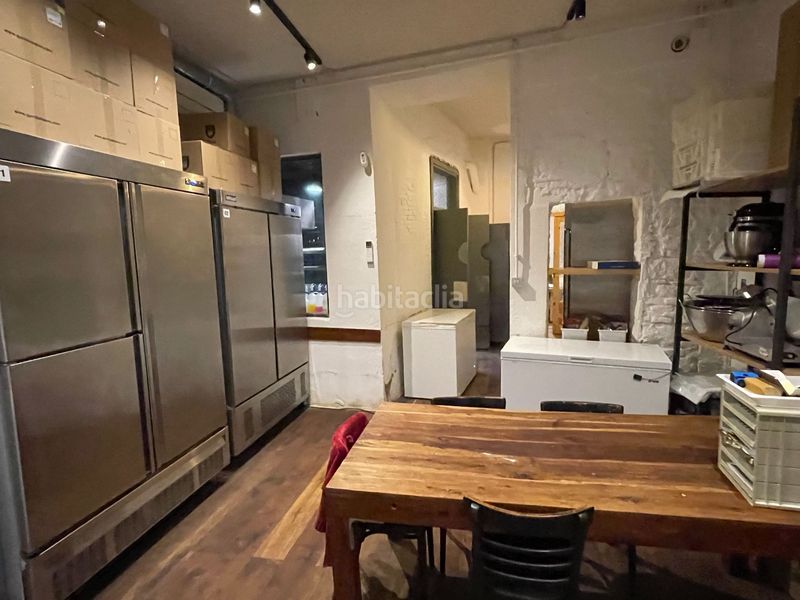 Foto 3c275592-b2e9-4b7f-89ea-0bdb642492bd. Traspaso local comercial obrador cocina industrial en el gótico en Barcelona