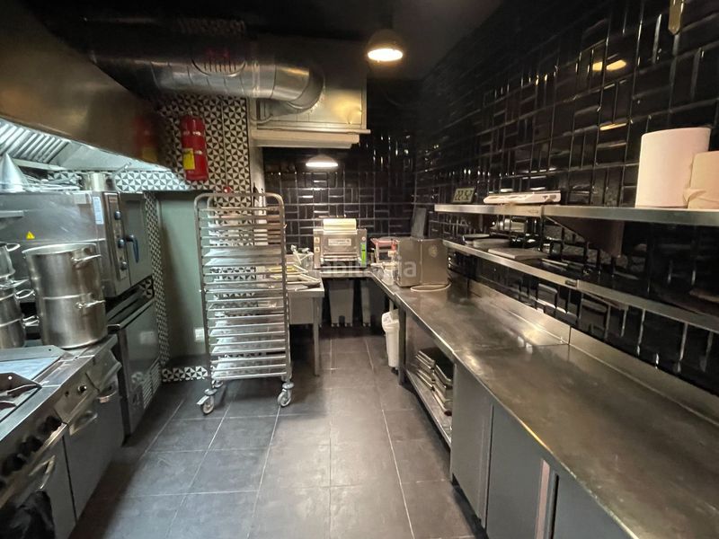 Foto 7d11fd19-053b-4ce0-a358-f6621ee0abed. Traspaso local comercial obrador cocina industrial en el gótico en Barcelona