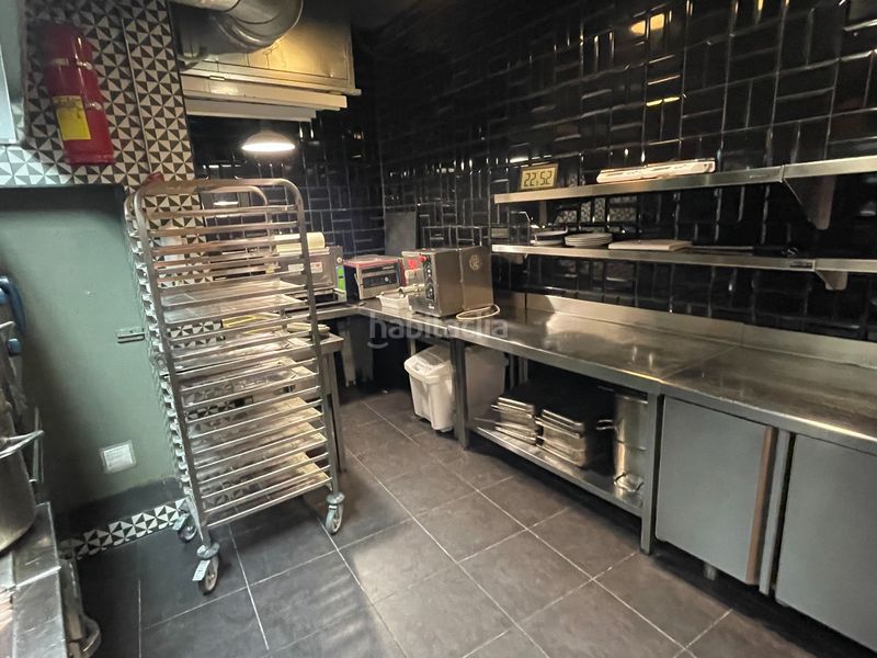 Foto 8e6bb713-a9cd-44f5-826a-9ed36f5aa0e0. Traspaso local comercial obrador cocina industrial en el gótico en Barcelona