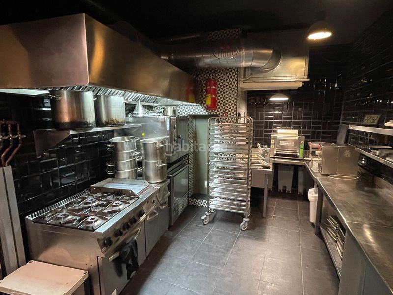Foto 8fdd443a-7174-4f29-8b16-dfa8a7b72e79. Traspaso local comercial obrador cocina industrial en el gótico en Barcelona