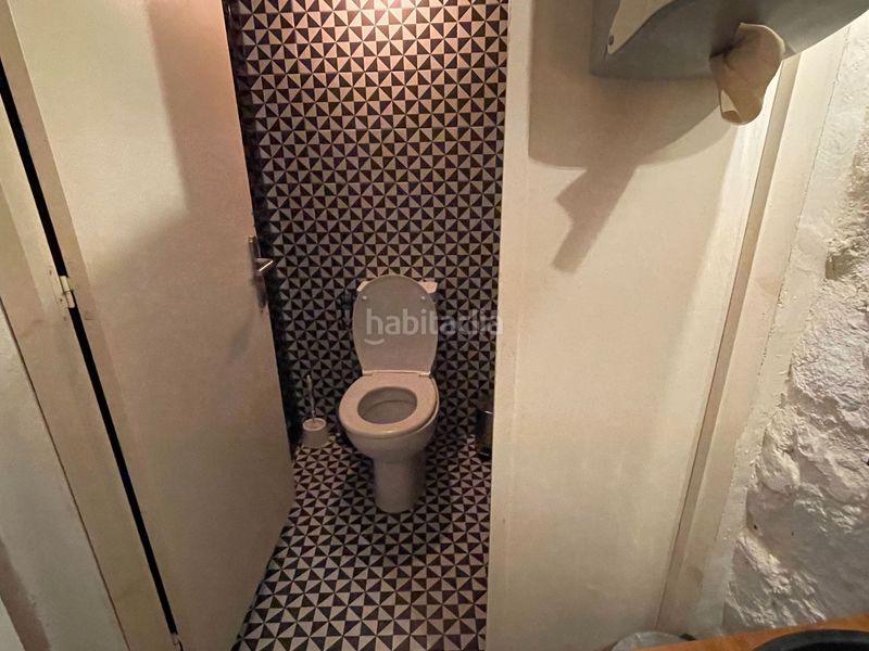 Foto 9e496fe4-34a0-4213-8b9a-26bf49de0192. Traspaso local comercial obrador cocina industrial en el gótico en Barcelona